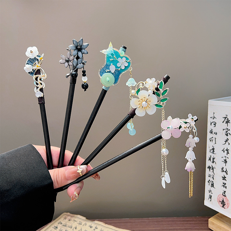 Horquilla Clásica con Borlas,  - Tech Accessories For Women reseña y precio